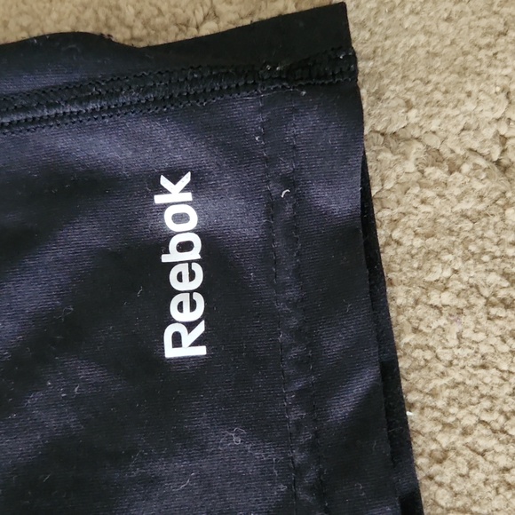 Reebok size medium black stretch - Picture 2 of 5